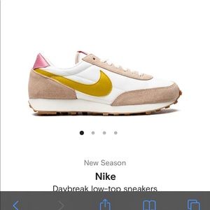 Nike day break low top sneakers, women’s size 10